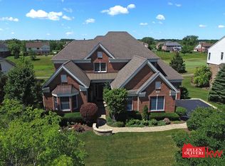 15 Eagle Ridge Dr, Hawthorn Woods, IL 60047