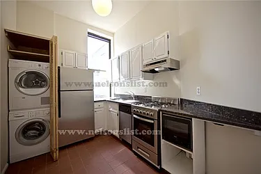 Rented by R New York