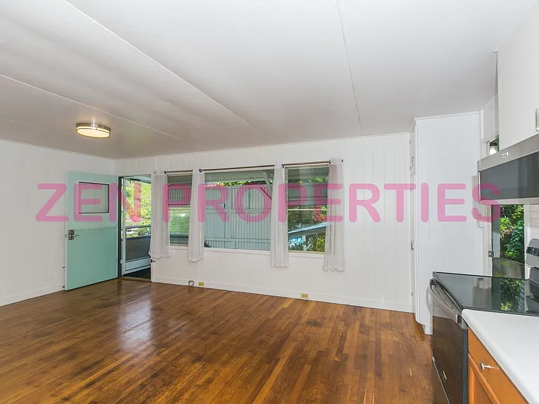 1555 Moani St — Photo 11