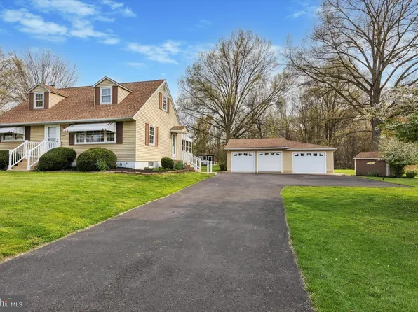 1745 Maple Ave, Hatfield, PA 19440