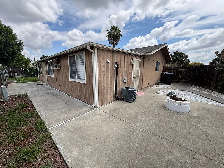 1927 S Julieann Ct — Photo 33