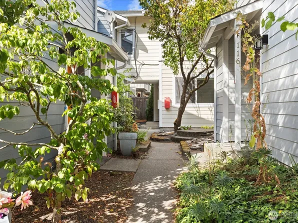 116 17th Avenue #D, Seattle, WA 98122
