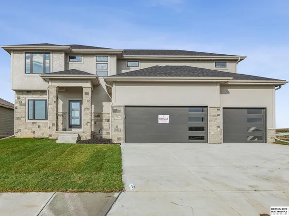 6332 N 207th St, Elkhorn, NE 68022