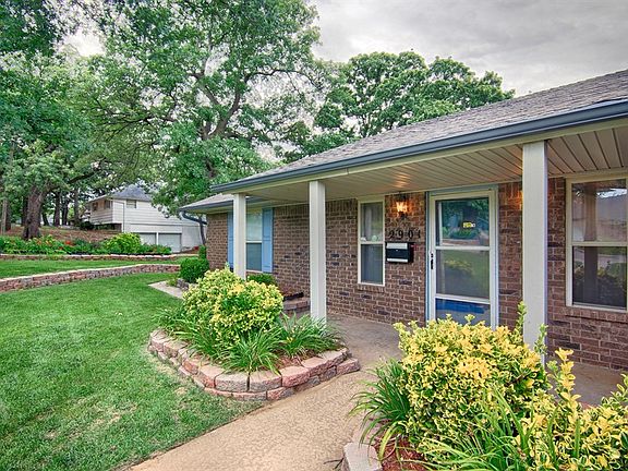 3rd image of 2901 N Redmond Ct