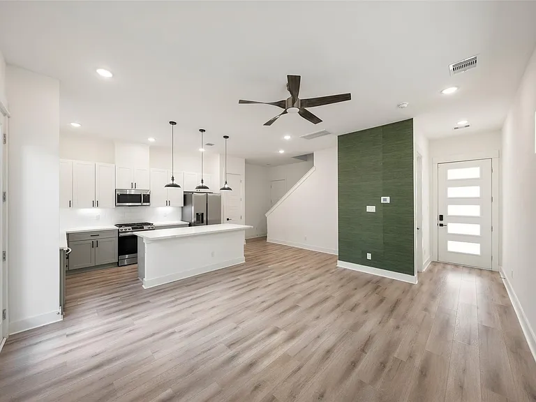 412 Neyland St #C — Photo 9