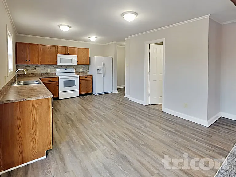 2609 Woodfield Blvd — Photo 6