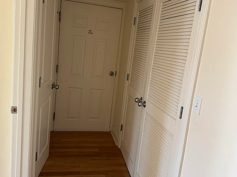 4048 Washington St #1 — Photo 2