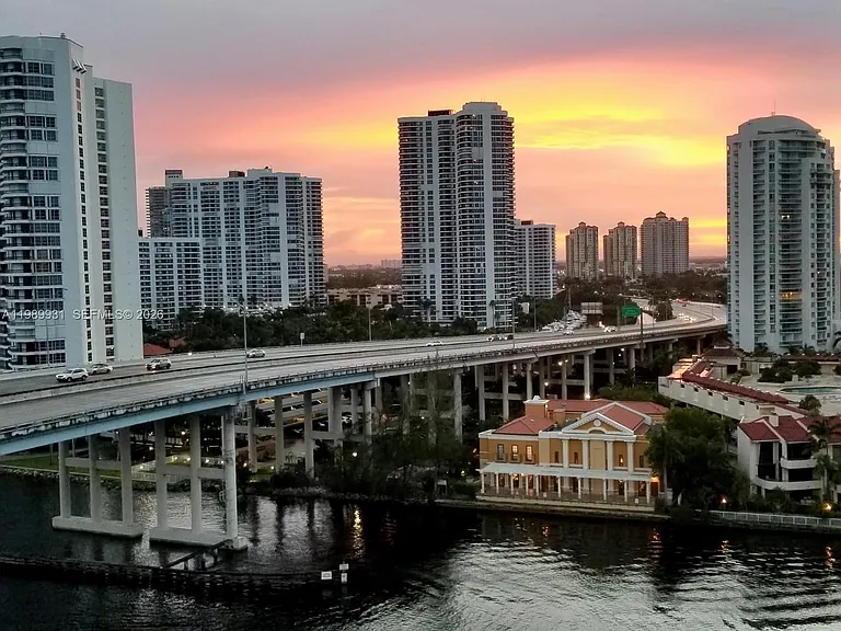 19390 Collins Ave #1405 — Photo 3