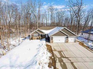 828 Black Granite Ct, Denmark, WI 54208