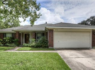 15711 Heritage Falls Dr, Friendswood, TX 77546