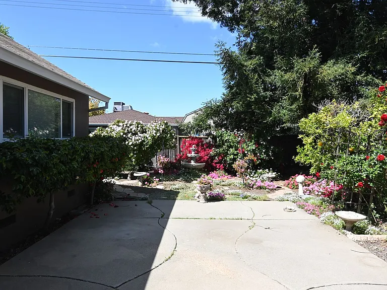 3421 Eden Dr — Photo 24