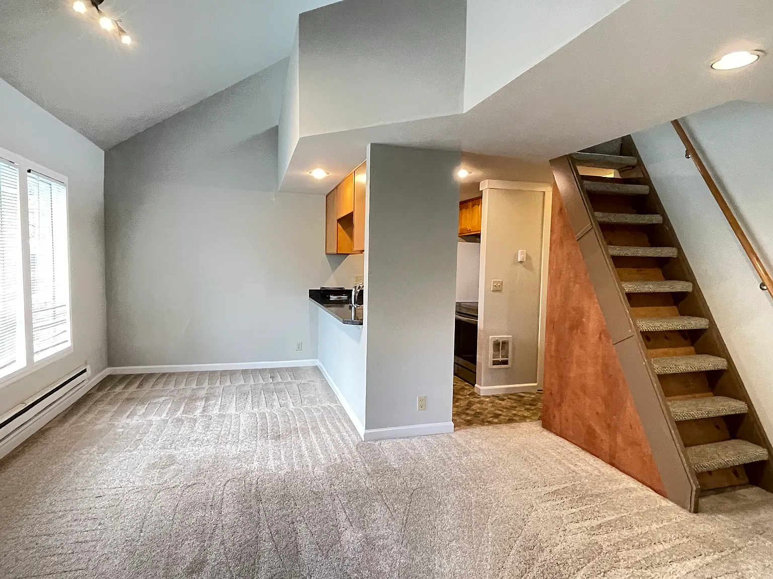 1 bed, 750 sqft, $1,950 — Photo 2