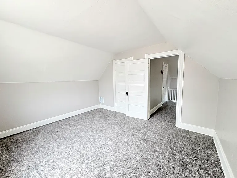 217 Everett St — Photo 15