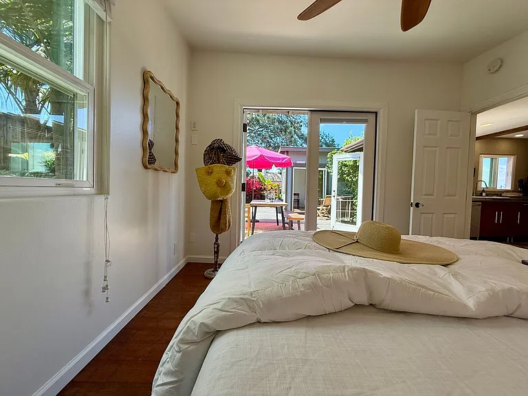 4415 Voltaire St — Photo 18