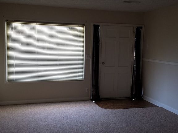 Living Room
						:
						Can be used as a separate living room or formal dining room for entertaining