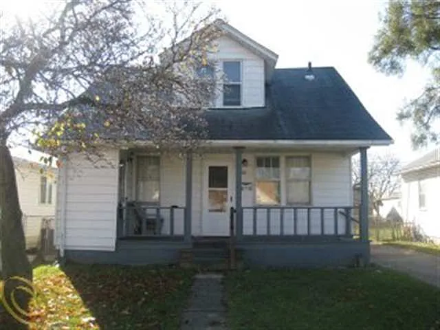 8700 Continental Ave photo 1