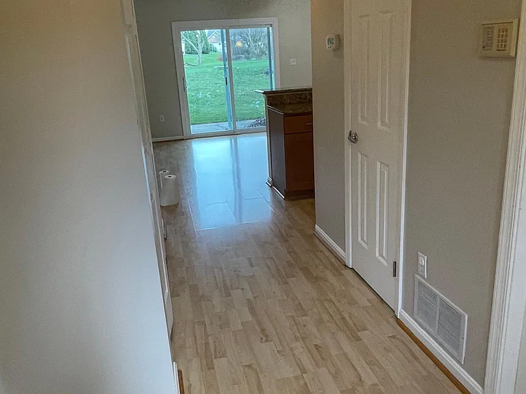 371 Jonathan Ct — Photo 3