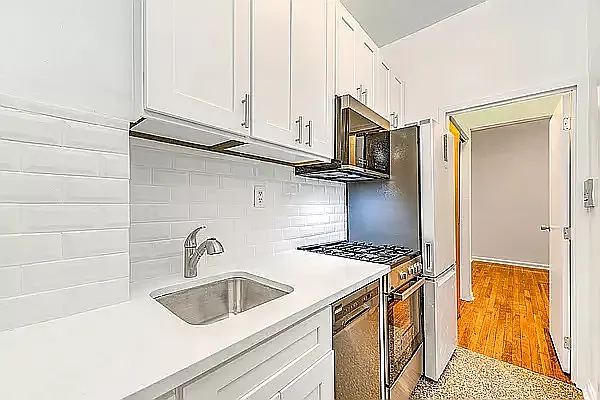 Rented by Bond New York | media 3