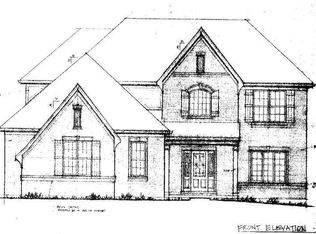 2 Fox Ridge Ct, Green Township, OH 45247