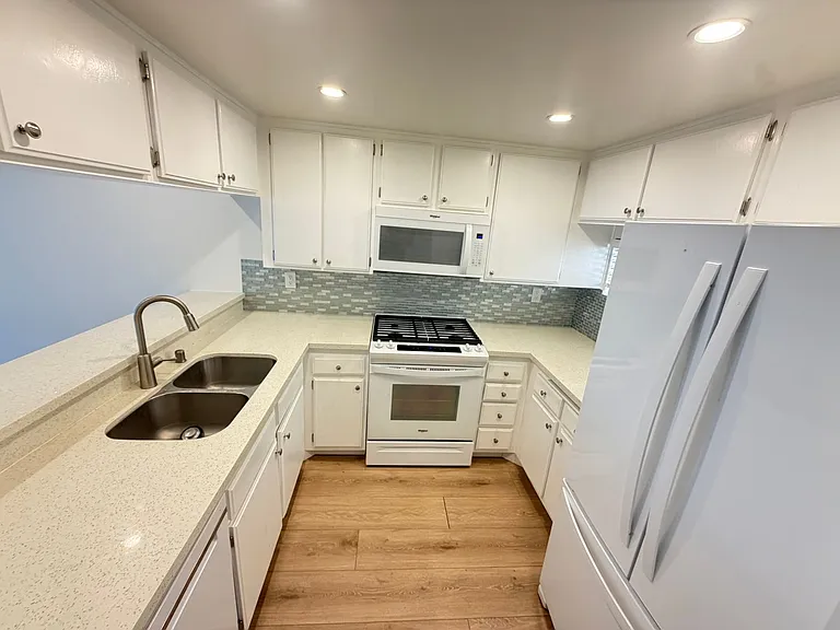 550 Orange Ave #328 — Photo 5