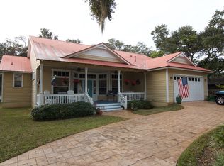 410 S Peninsula Ave, New Smyrna Beach, FL 32169