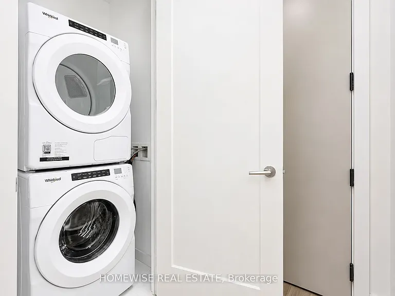 858 Dupont St #Penthouse 28 — Photo 25