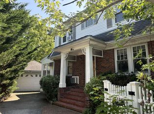 1515 Moffit Ave, Hewlett, NY 11557