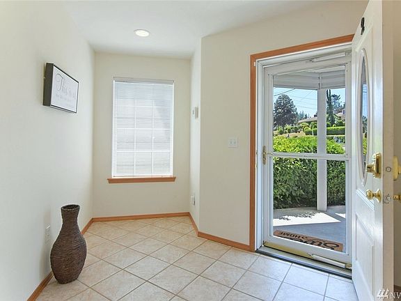 Entry with room for bench or table