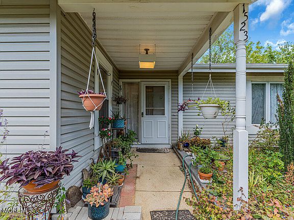 5th image of 1523 Laguna Lane