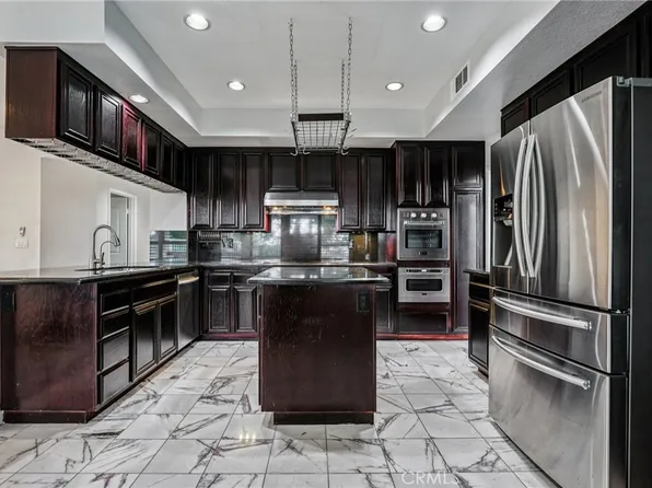901 Clearwood Ave, Riverside, CA 92506
