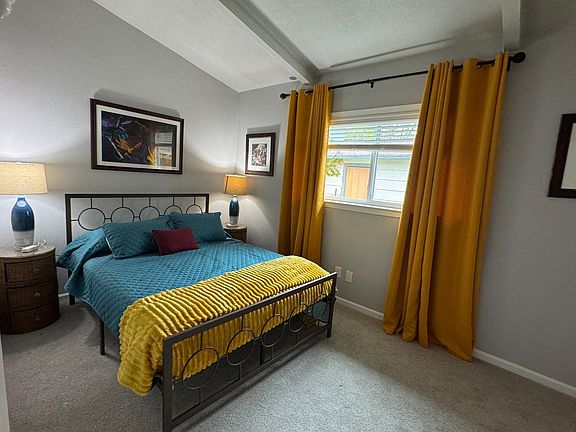 4th image of 743 Greenhaven Dr #1