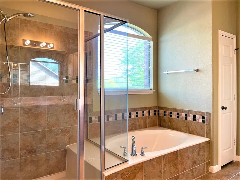 2409 Dovetail St — Photo 26