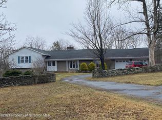 101 Grouse Hill Rd, Dalton, PA 18414