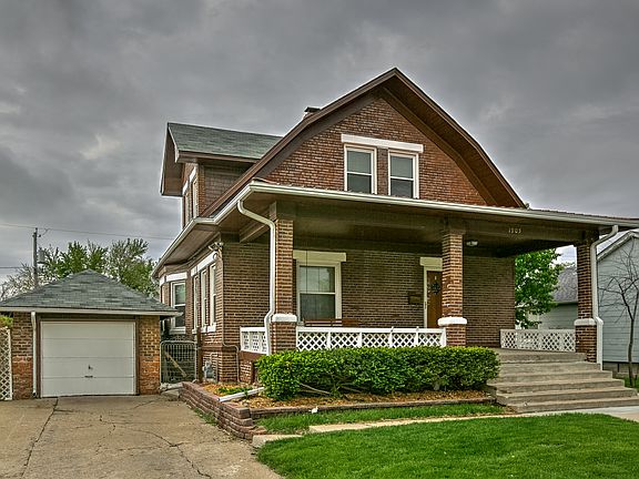 2nd image of 1905 Avenue B
