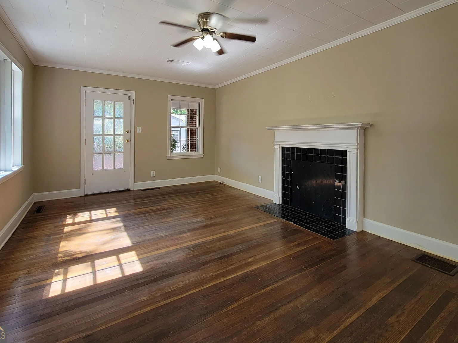 2 bed, 2.0 bath, 1460 sqft, $1,645 — Photo 2