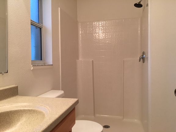 2nd image of 211 E Lakeview Ave