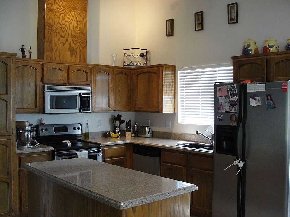 Stainless steel appliances and granite countertops 