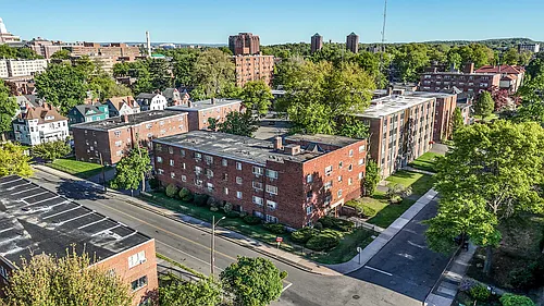 70 Gillett St Photo 1