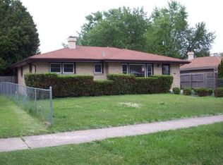 2435 N Jackson St, Waukegan, IL 60087