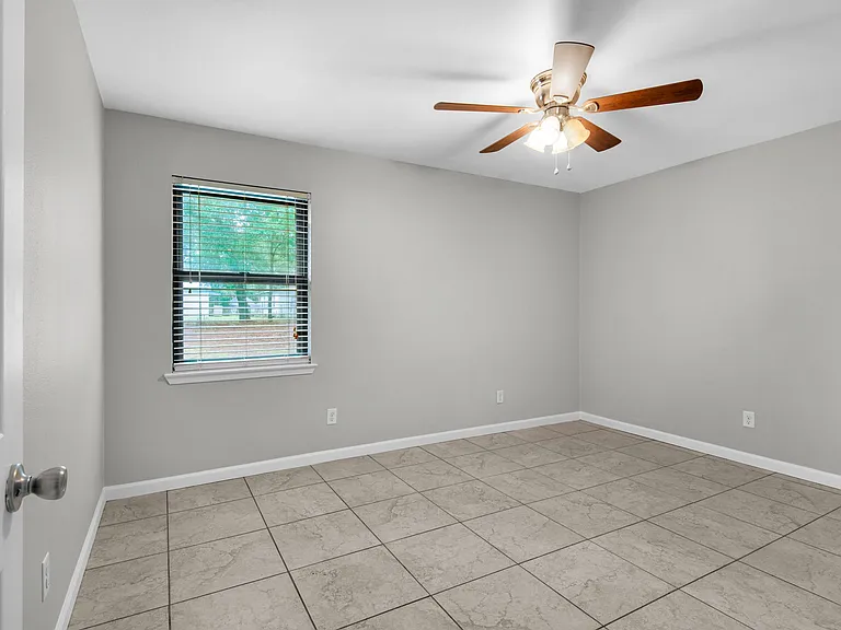 63 Jackson Ave — Photo 13