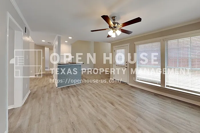 2111 Holly Hill Ln — Photo 5
