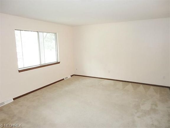 5th image of 1668 Berwick Dr