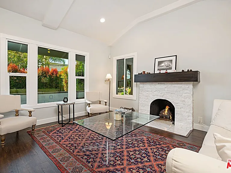 9023 Phyllis Ave — Photo 12