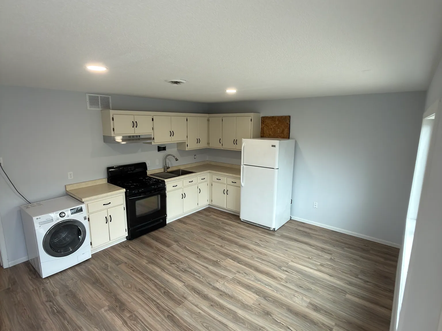 2 bed, 840 sqft, $1,280 — Photo 3