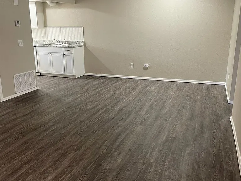 103 Kendra Dr — Photo 2