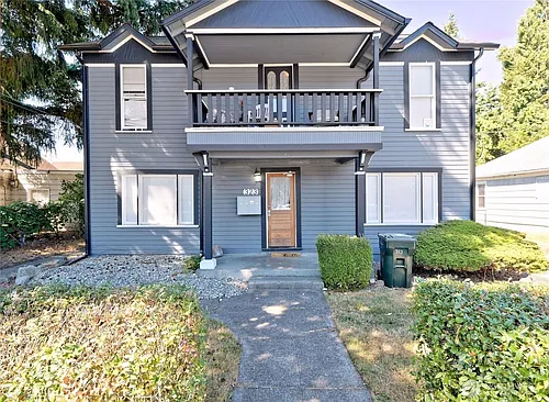 323 1st Ave S #3 Photo 1