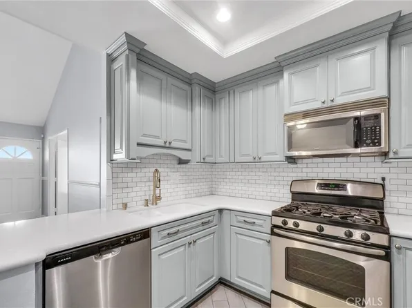 155 N Singingwood St Unit 39, Orange, CA 92869