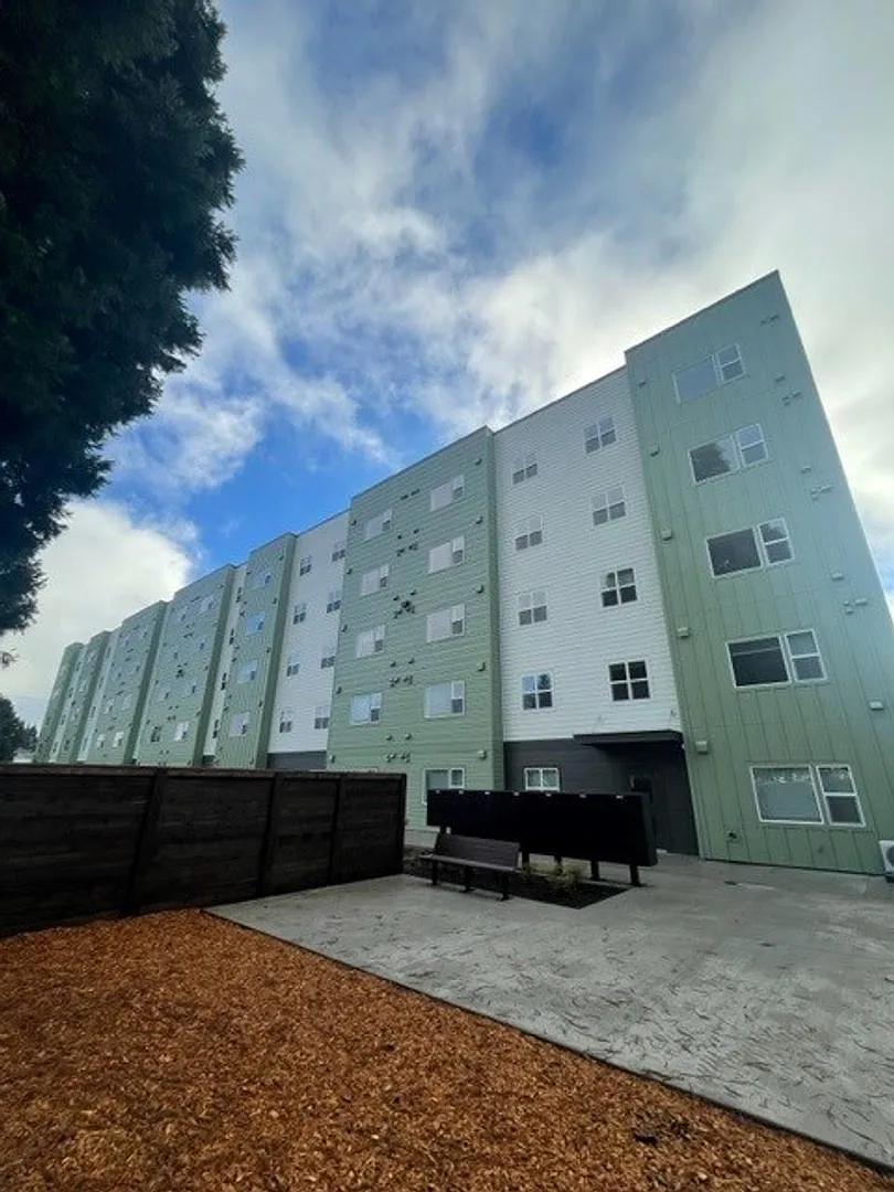 Cascara Apartments (CAS) — Photo 1
