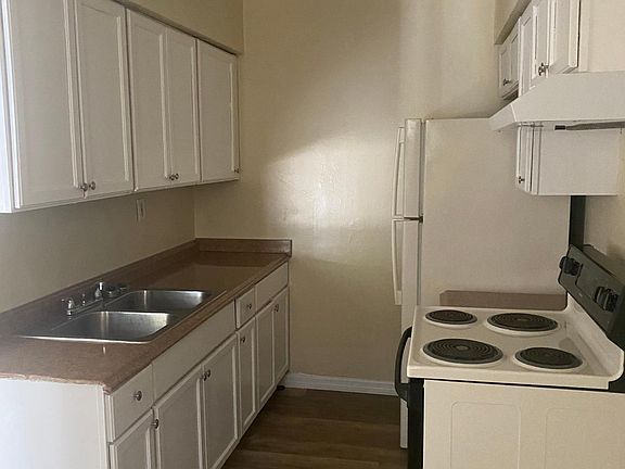 4th image of 2636 5th St S #2636