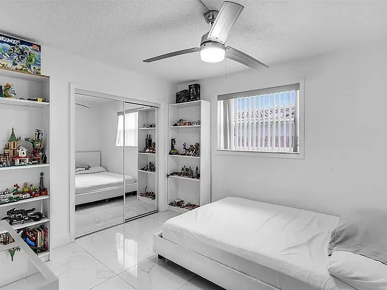 4100 N 36th Ave — Photo 9
